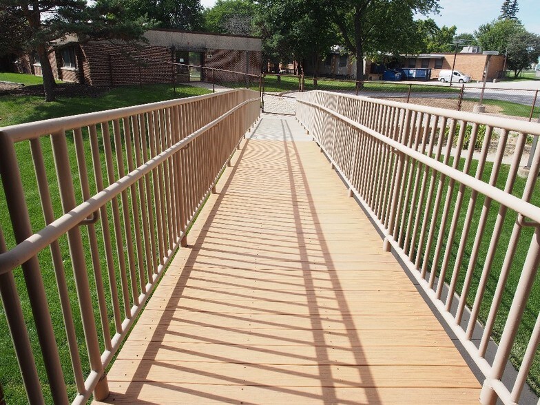 More Photos Of 329-331 S York Rd, Bensenville Daycare Center For Lease