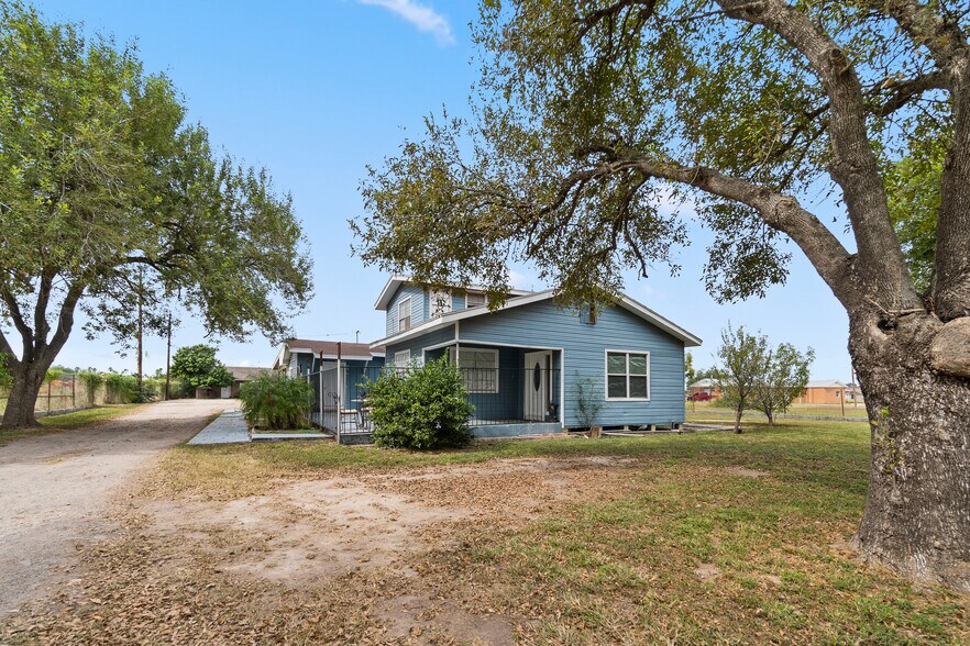 More Photos Of 142 S Val Verde Rd, Donna Apartments For Sale