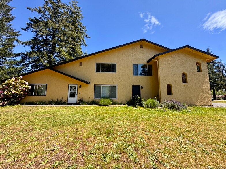 More Photos Of 1125 13th St, Shelton Apartments For Sale