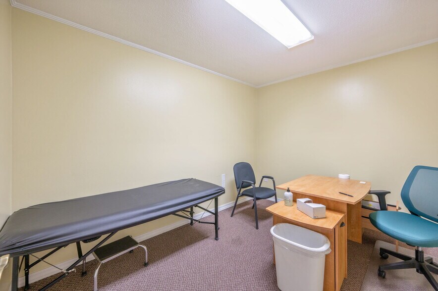 More Photos Of 1078 S Ferdon Blvd, Crestview Medical For Sale