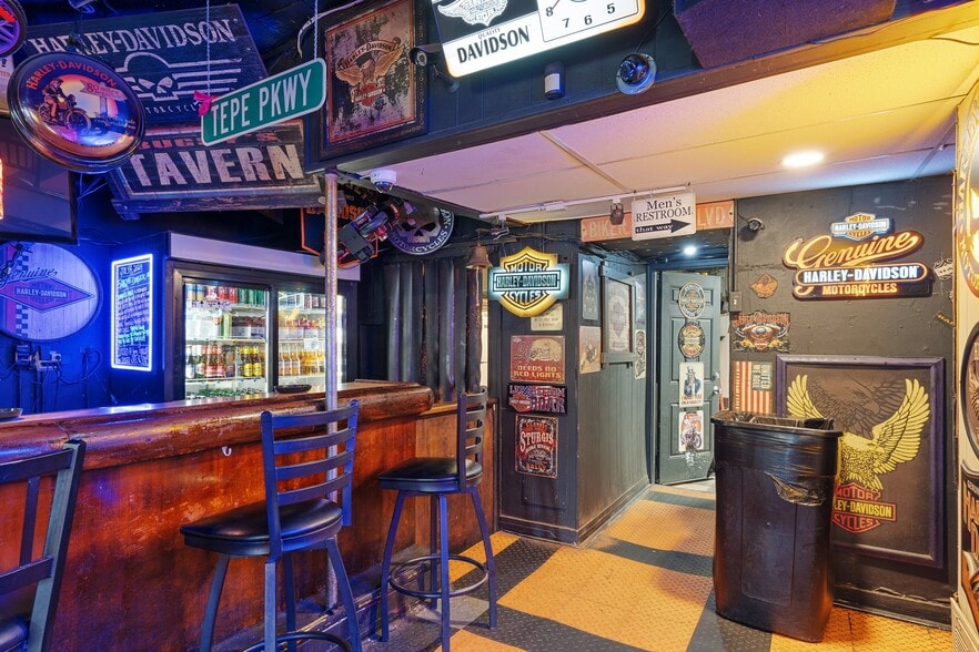 More Photos Of 4489 Broadway, Gary Bar For Sale