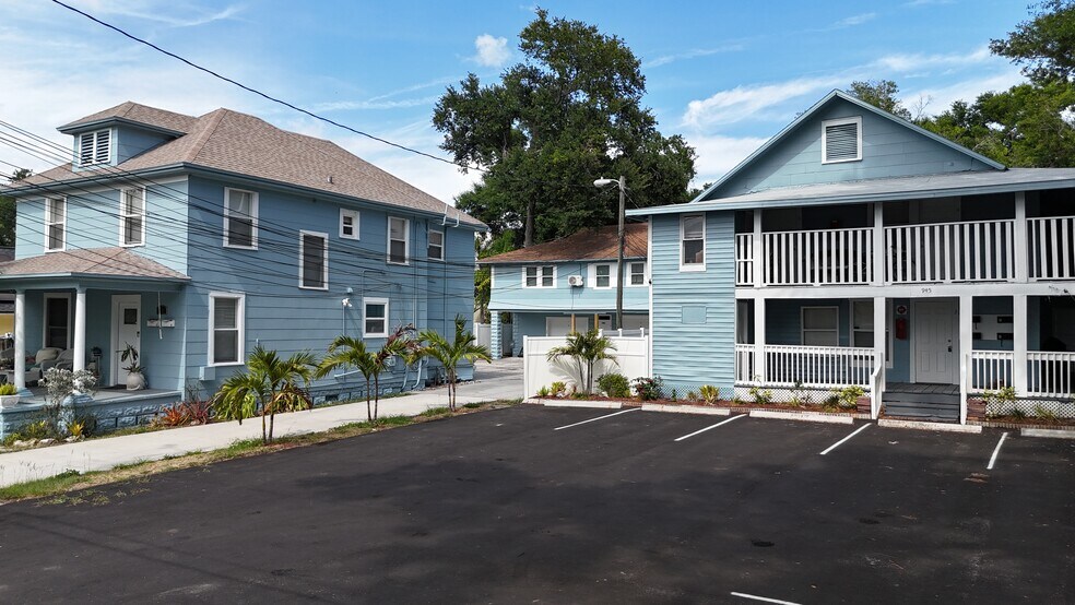 More Photos Of 945 Crescent Lake Dr N, Saint Petersburg Apartments For Sale