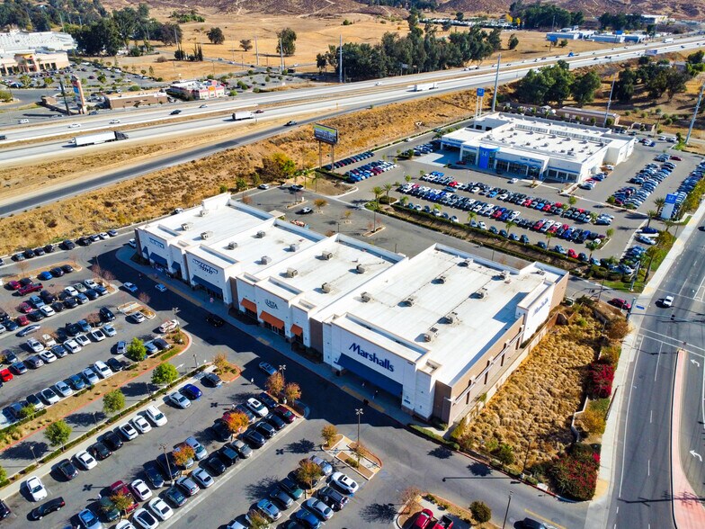 More Photos Of 18438 Collier Ave, Lake Elsinore Freestanding For Sale