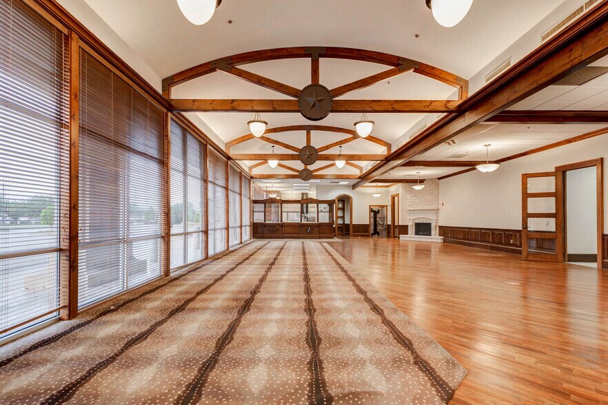 More Photos Of 4949 Fairmont Pky, Pasadena Office For Lease
