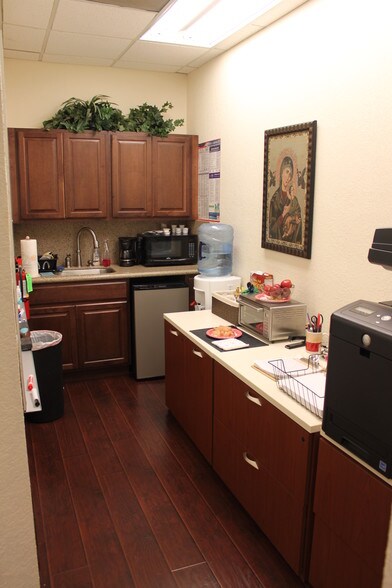 More Photos Of 4840 W Panther Creek Dr, The Woodlands Unknown For Lease