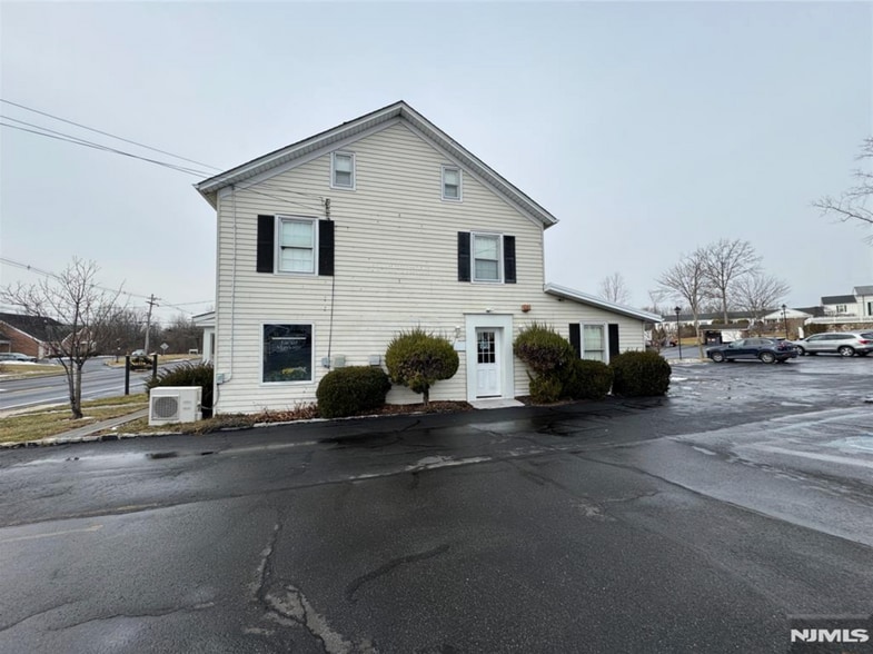 More Photos Of 2087 Burnt Mills Rd, Bedminster Storefront Retail Office For Sale