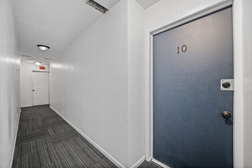More Photos Of 2411 Welbeck Rd, Des Moines Apartments For Sale