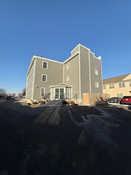 More Photos Of 1917 Welsh Rd, Philadelphia Office For Sale