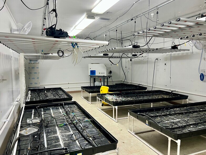 More Photos Of 2482 Progress Dr, Redding Manufacturing For Sale