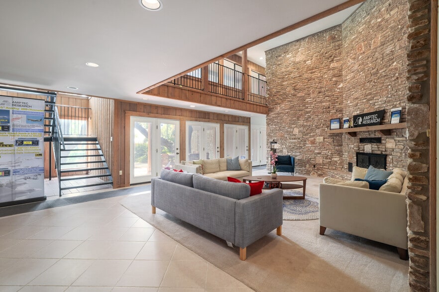 More Photos Of 13231 Rooster Springs Rd, Austin Office Residential For Sale