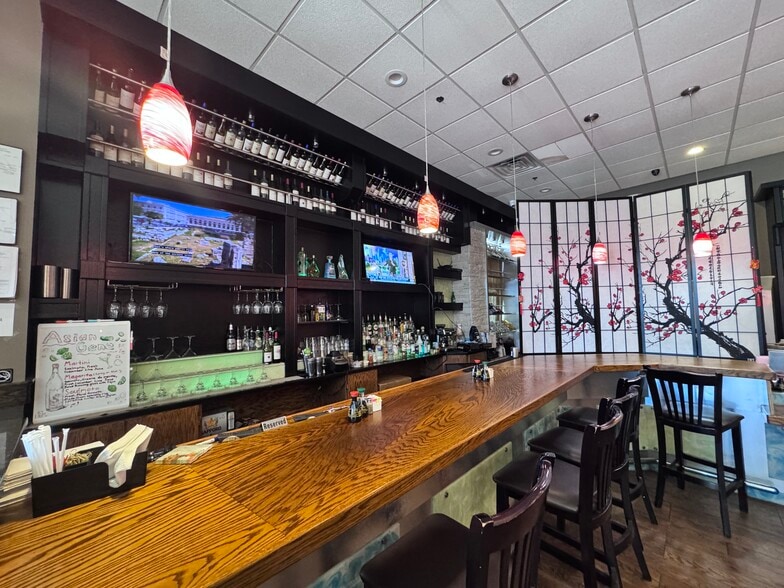 More Photos Of 6408-6414 Trading Sq, Haymarket General Retail For Lease