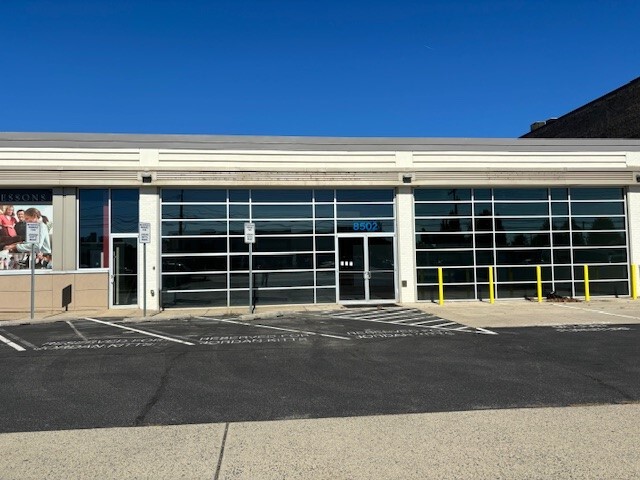 Primary Photo Of 8500-8502 Lee Hwy, Fairfax Storefront For Lease