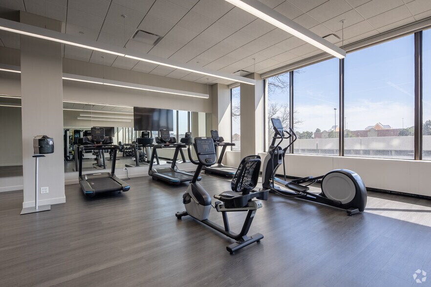 More Photos Of 1051 Perimeter Dr, Schaumburg Office For Lease