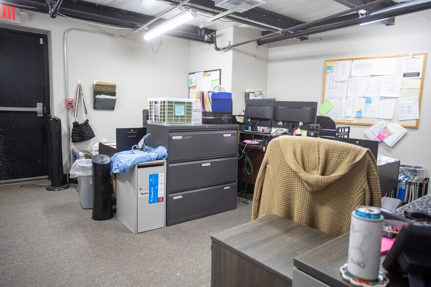 More Photos Of 25000 US 59 Rd, El Campo Flex For Sale