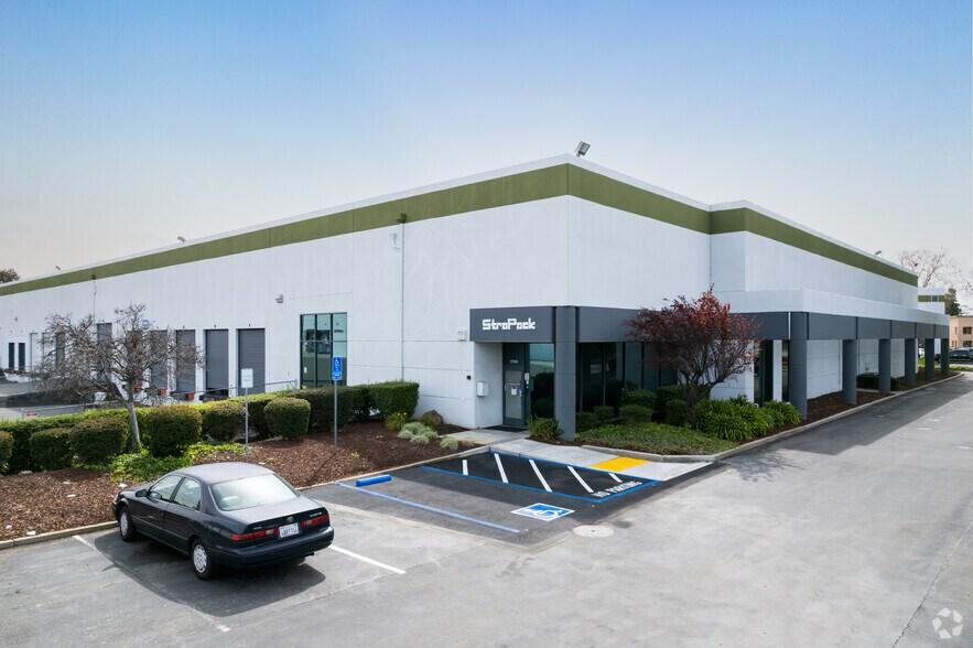 More Photos Of 33572-33580 Central Ave, Union City Warehouse For Lease
