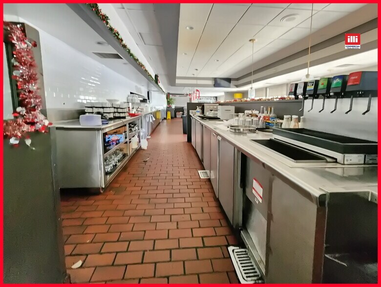 More Photos Of 14445 Sherman Way, Van Nuys Restaurant For Lease