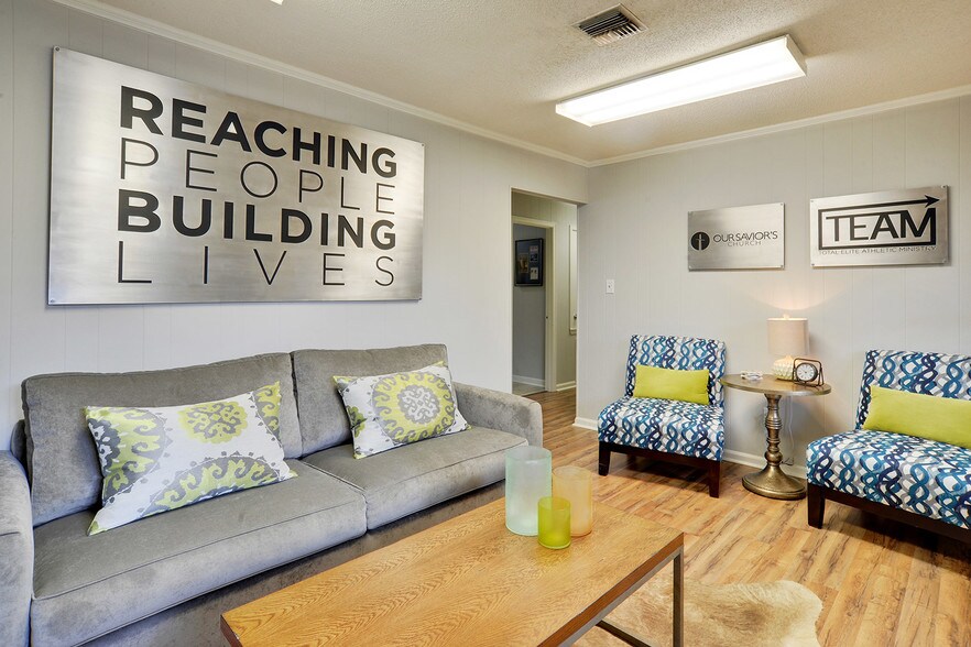 More Photos Of 850 Kaliste Saloom Rd, Lafayette Office Residential For Lease