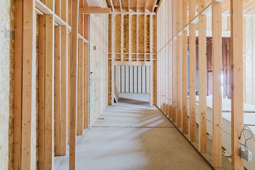 More Photos Of 151-161 Airport Rd, King City Warehouse For Lease