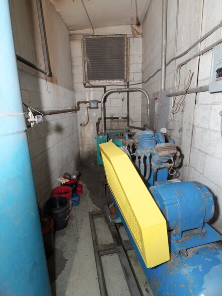 More Photos Of 56 Clarendon Ave, Kingston Warehouse For Sale