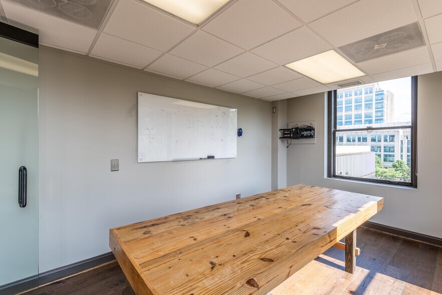 More Photos Of 127 W Hargett St, Raleigh Loft Creative Space For Lease