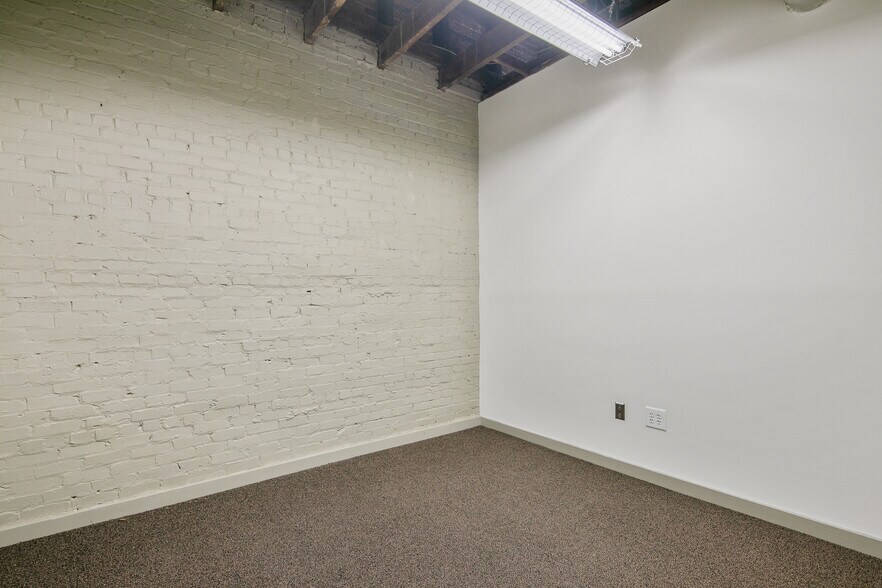 More Photos Of 159 Maxwell St, Fayetteville Office Residential For Sale