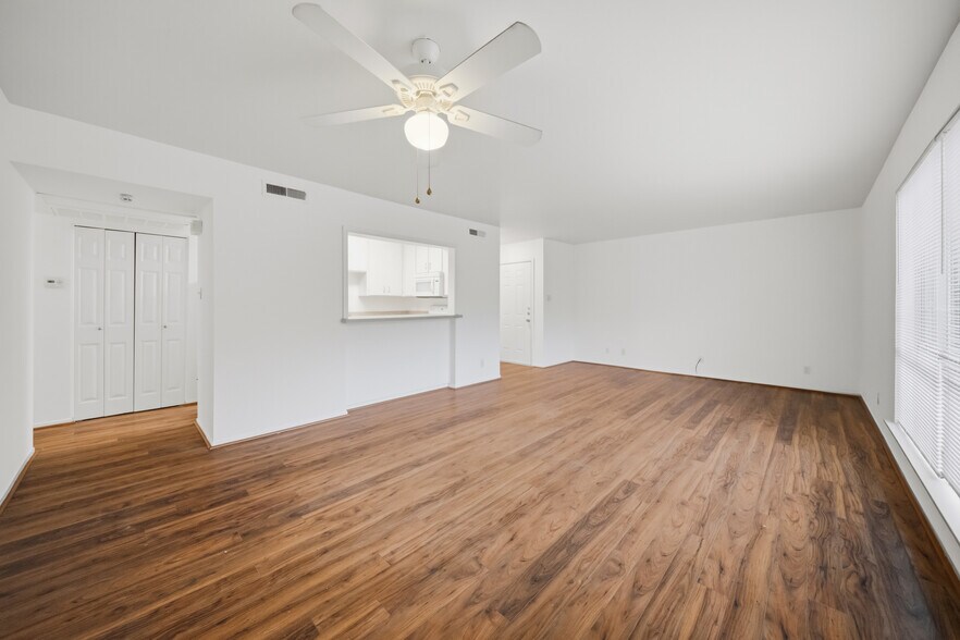 More Photos Of 611 S Ennis St, Bryan Apartments For Sale