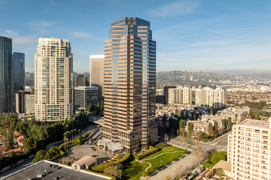 Primary Photo Of 2121 Avenue of the Stars, Century City Coworking Space