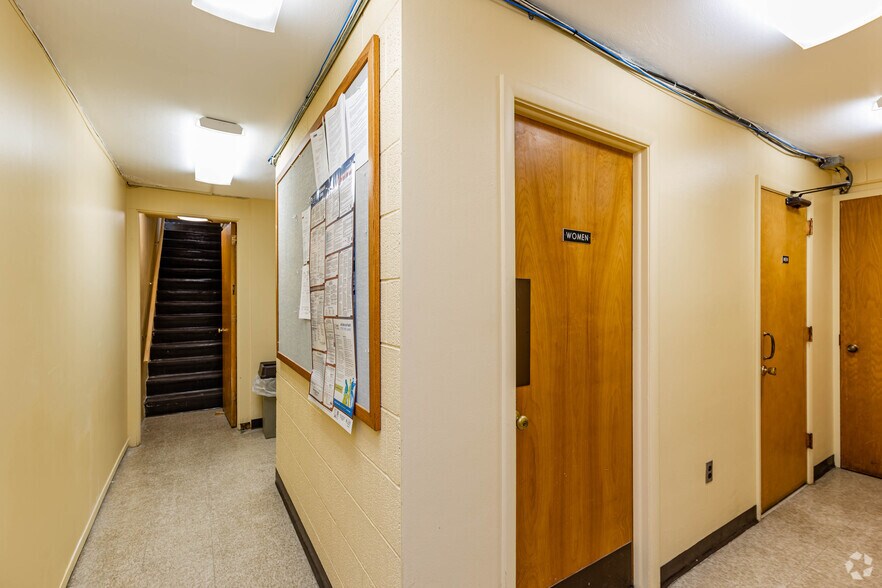 More Photos Of 932 Diamond Park, Meadville Medical For Sale