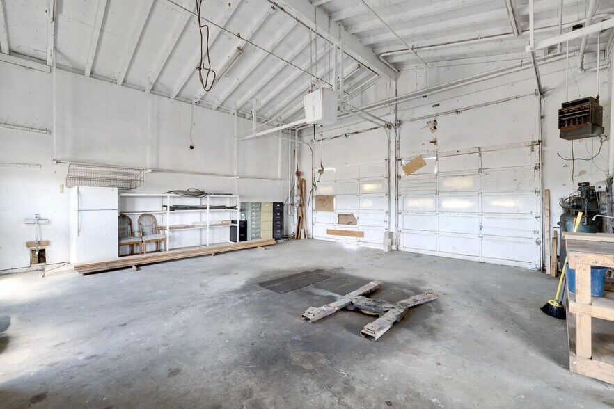 More Photos Of 12900 Soda Lake Rd, Santa Margarita Hotel For Lease