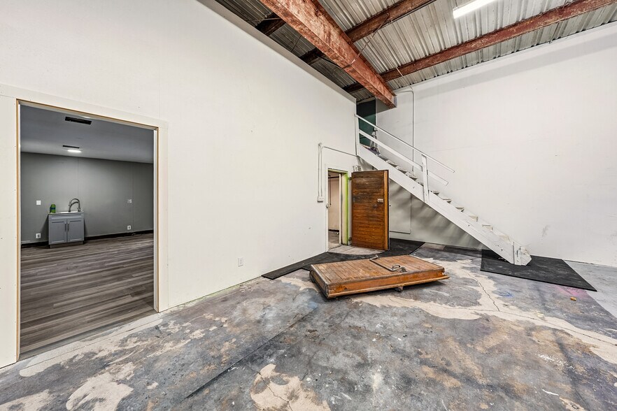 More Photos Of 727 Welch St, Medford Industrial For Sale