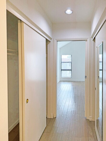 More Photos Of 453 Ivy St, Glendale Apartments For Sale