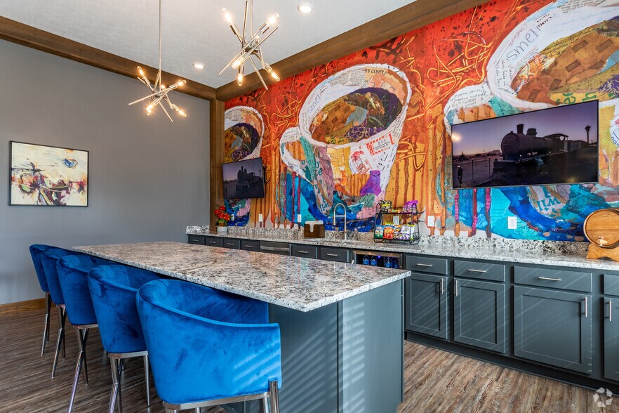 More Photos Of 1812 Bourbon St, Ashville Apartments For Sale