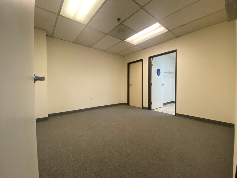 More Photos Of 3477 Hancock St, San Diego Manufacturing For Lease