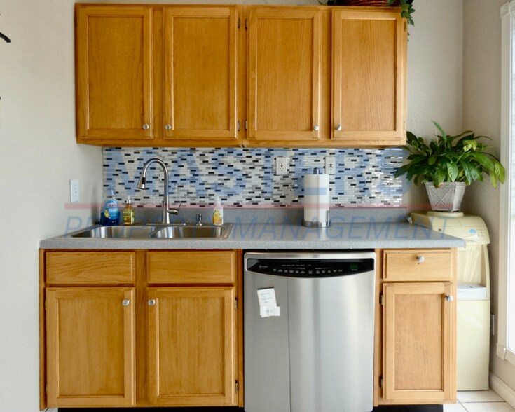 More Photos Of 836 W South Boundary St, Perrysburg Office Residential For Lease