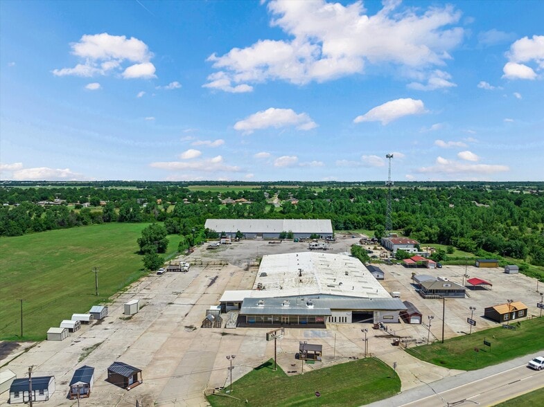 More Photos Of 1515 E Main St, Yukon Industrial For Sale