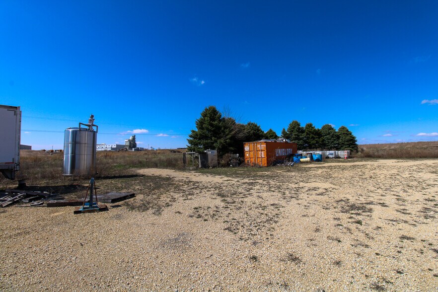 More Photos Of 5640 44th Ave S, Clinton Industrial For Sale