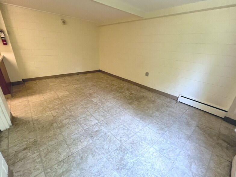 More Photos Of 2204 W Northern Lights Blvd, Anchorage Apartments For Sale