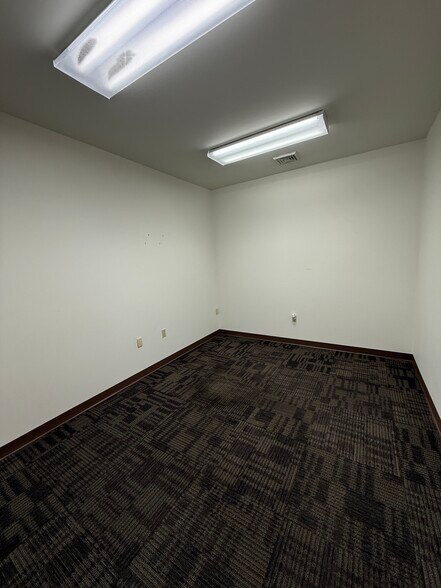 More Photos Of 4125 Independence Dr, Schnecksville Flex For Lease
