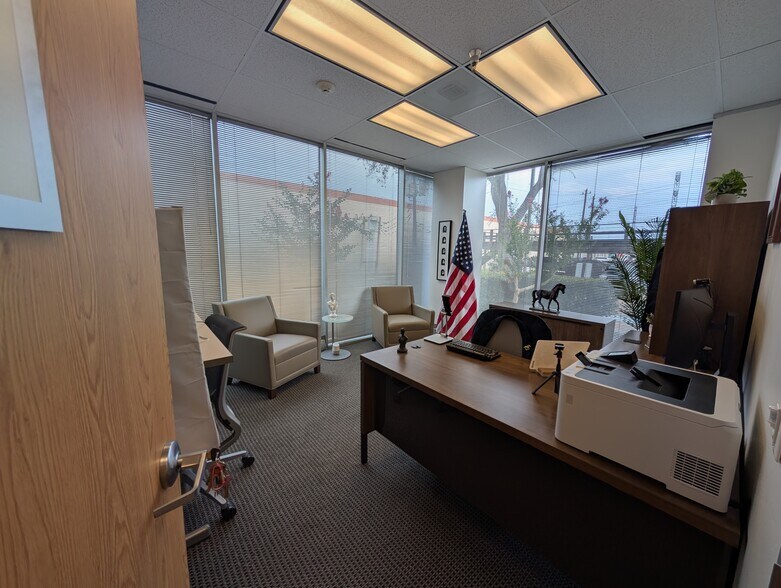 More Photos Of 6666 Harwin Dr, Houston Office For Lease