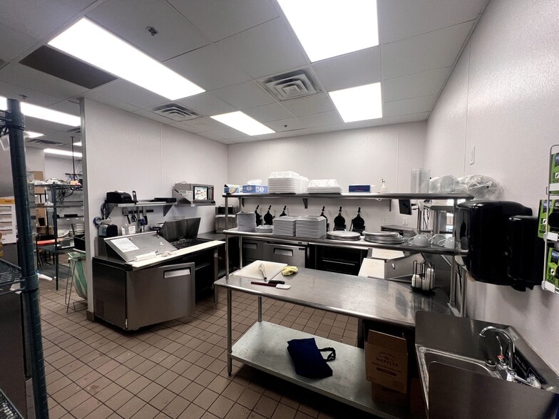 More Photos Of 11565 Theatre Dr, Champlin Unknown For Lease