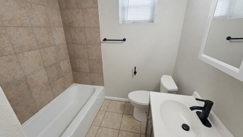 More Photos Of 1330-1334 S 30th Ave, Omaha Apartments For Sale