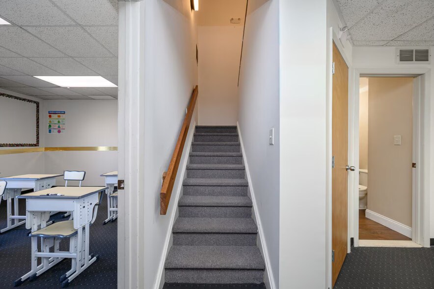 More Photos Of 176-182 Tamarack Cir, Skillman Medical For Sale