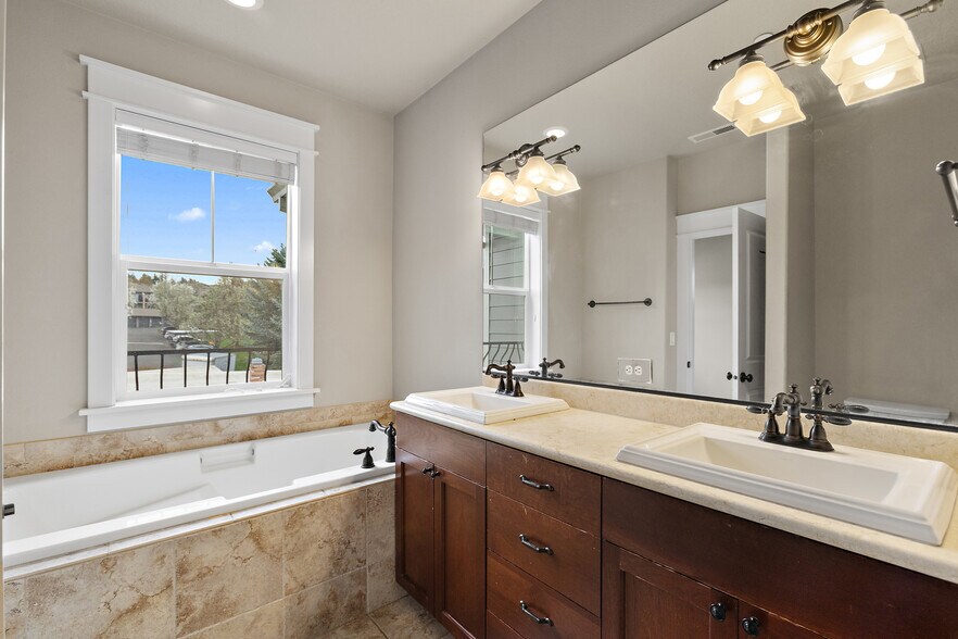 More Photos Of 9414 SE Causey Ave, Happy Valley Apartments For Sale