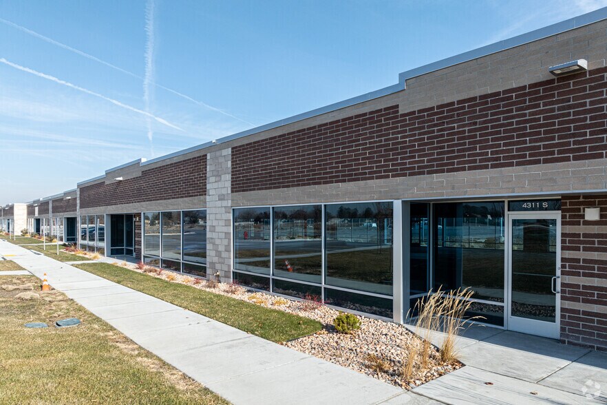More Photos Of Interstate 215 at 2700 West, Salt Lake City Unknown For Lease