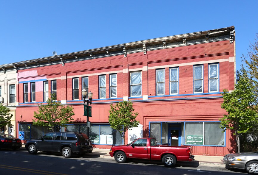 More Photos Of 61 - 65 S Grove Ave, Elgin Storefront Retail Residential For Lease