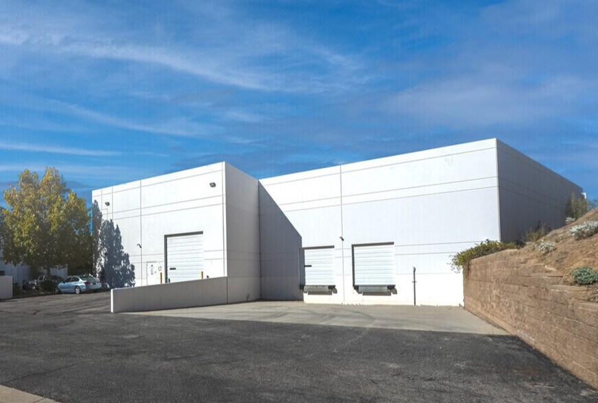 More Photos Of 28016 Industry Dr, Valencia Warehouse For Lease