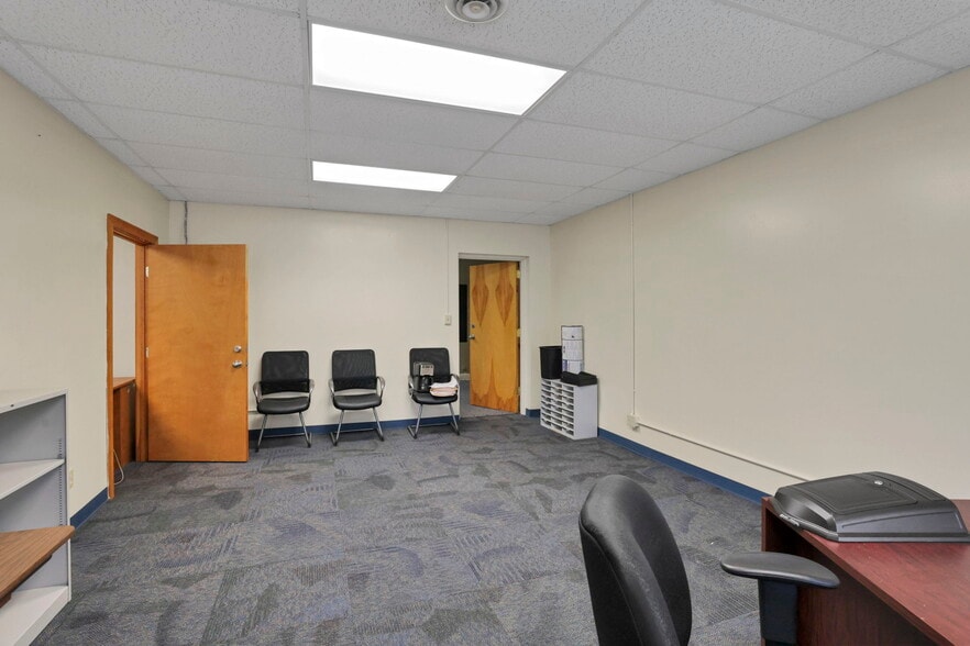 More Photos Of 300 E Auburn Ave, Springfield Office For Sale