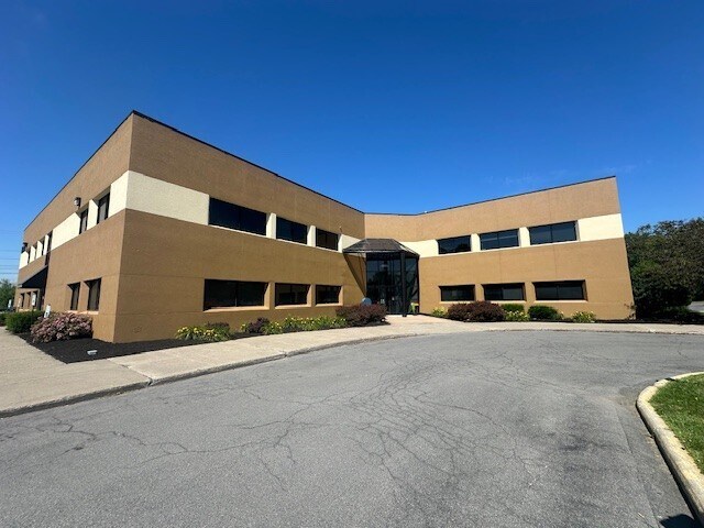 Primary Photo Of 8100 Oswego Rd, Liverpool Medical For Lease