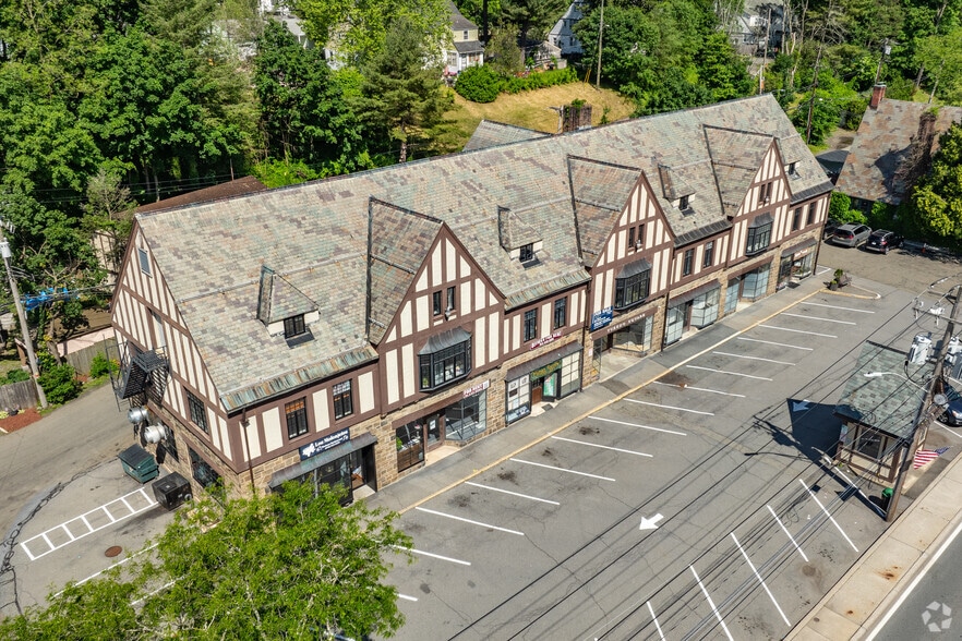 More Photos Of 233 Route 17, Tuxedo Park Freestanding For Lease