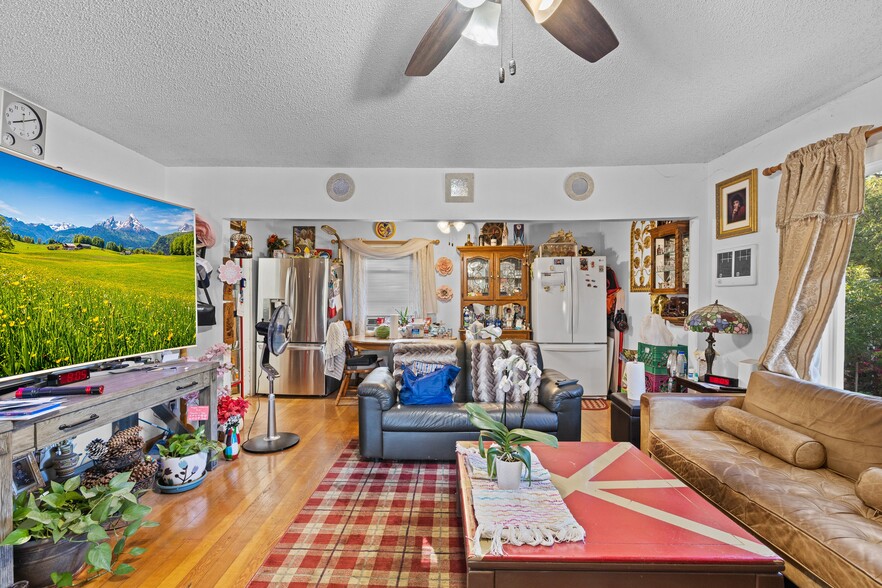 More Photos Of 2562 Alpine Blvd, Alpine Storefront Retail Residential For Sale